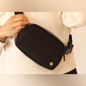 The Darling Effect Belt Bag/Crossbody Fanny Pack (Black)